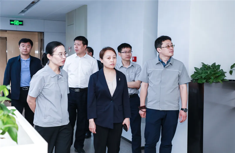 2023年5月15日，河北建材职业技术学院党委书记张明莉一行到创世大发北京集团进行校企合作交流。